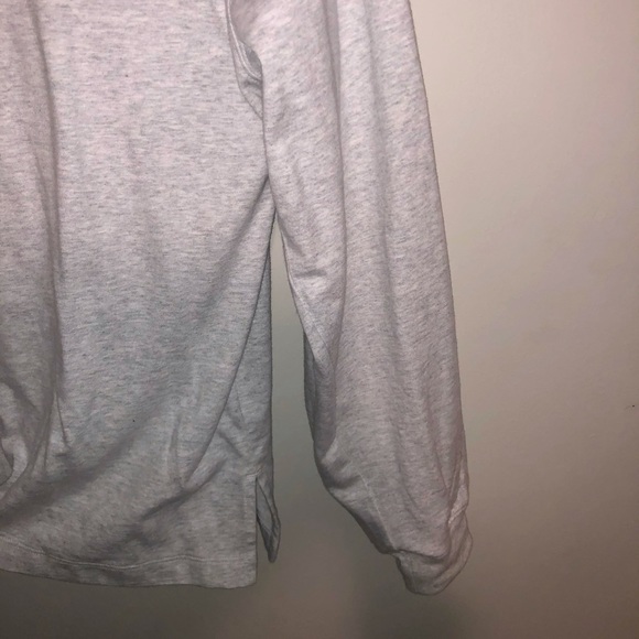 Uniqlo Light Grey Long Sleeve Tee - Picture 2 of 3